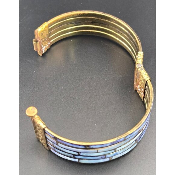 Vntg Hinged Brass Bangle Bracelet 5 Rows Mother of Pearl Inlay Ornate Detailing - Picture 7 of 9